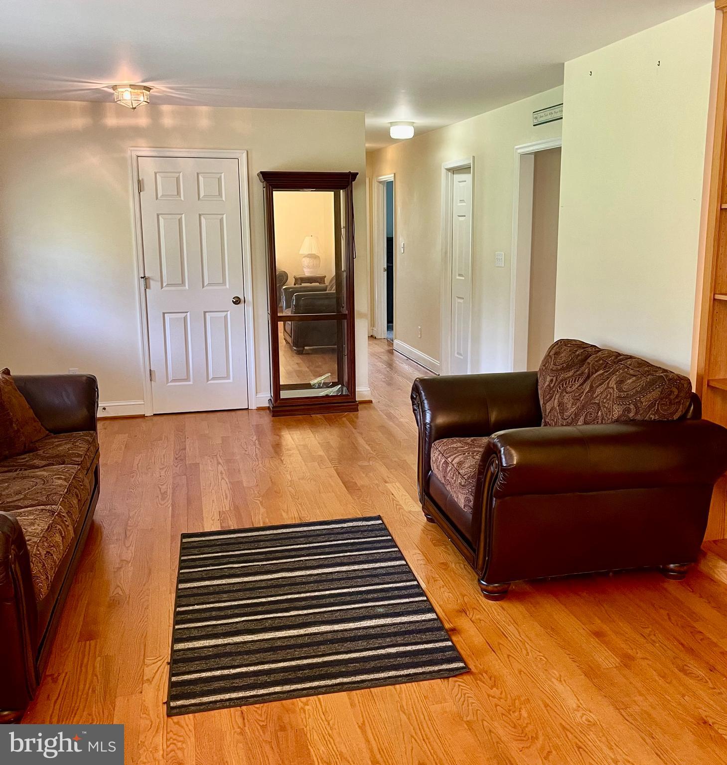 455 Richmond Road Castleton, VA 22716 - Photo 22 of 36 Living