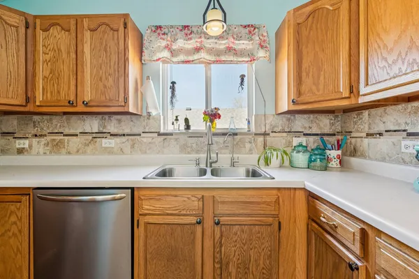 $359,999 | 43144 North Lake Avenue, Antioch, IL 60002