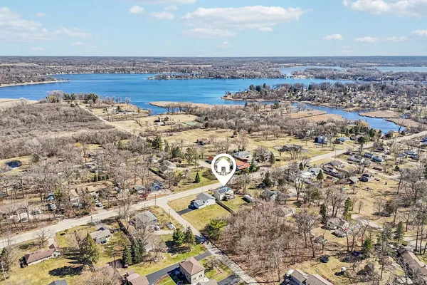 $359,999 | 43144 North Lake Avenue, Antioch, IL 60002