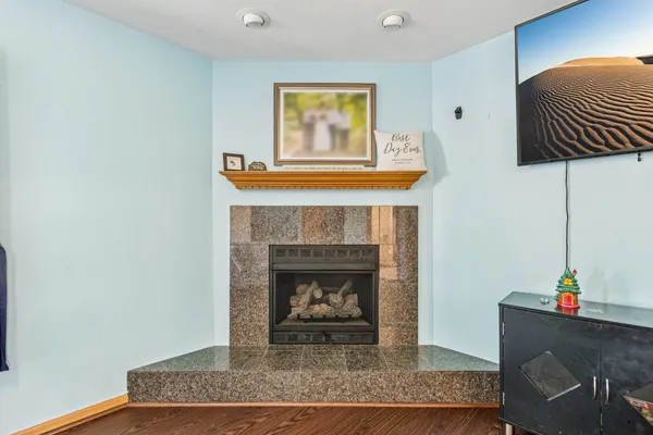 $359,999 | 43144 North Lake Avenue, Antioch, IL 60002