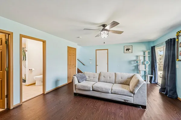 $359,999 | 43144 North Lake Avenue, Antioch, IL 60002