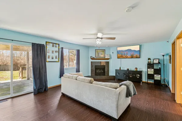 $359,999 | 43144 North Lake Avenue, Antioch, IL 60002