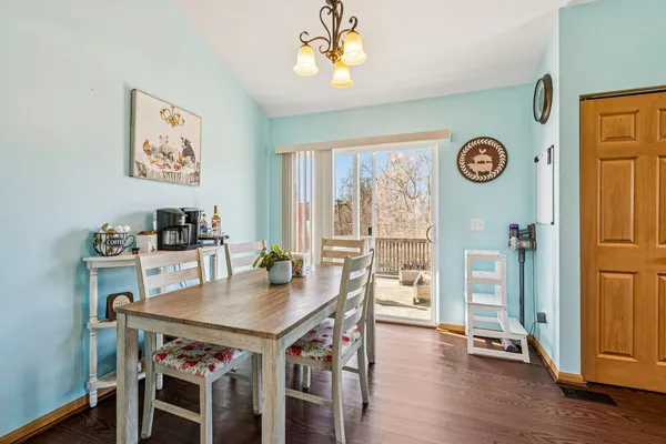 $359,999 | 43144 North Lake Avenue, Antioch, IL 60002