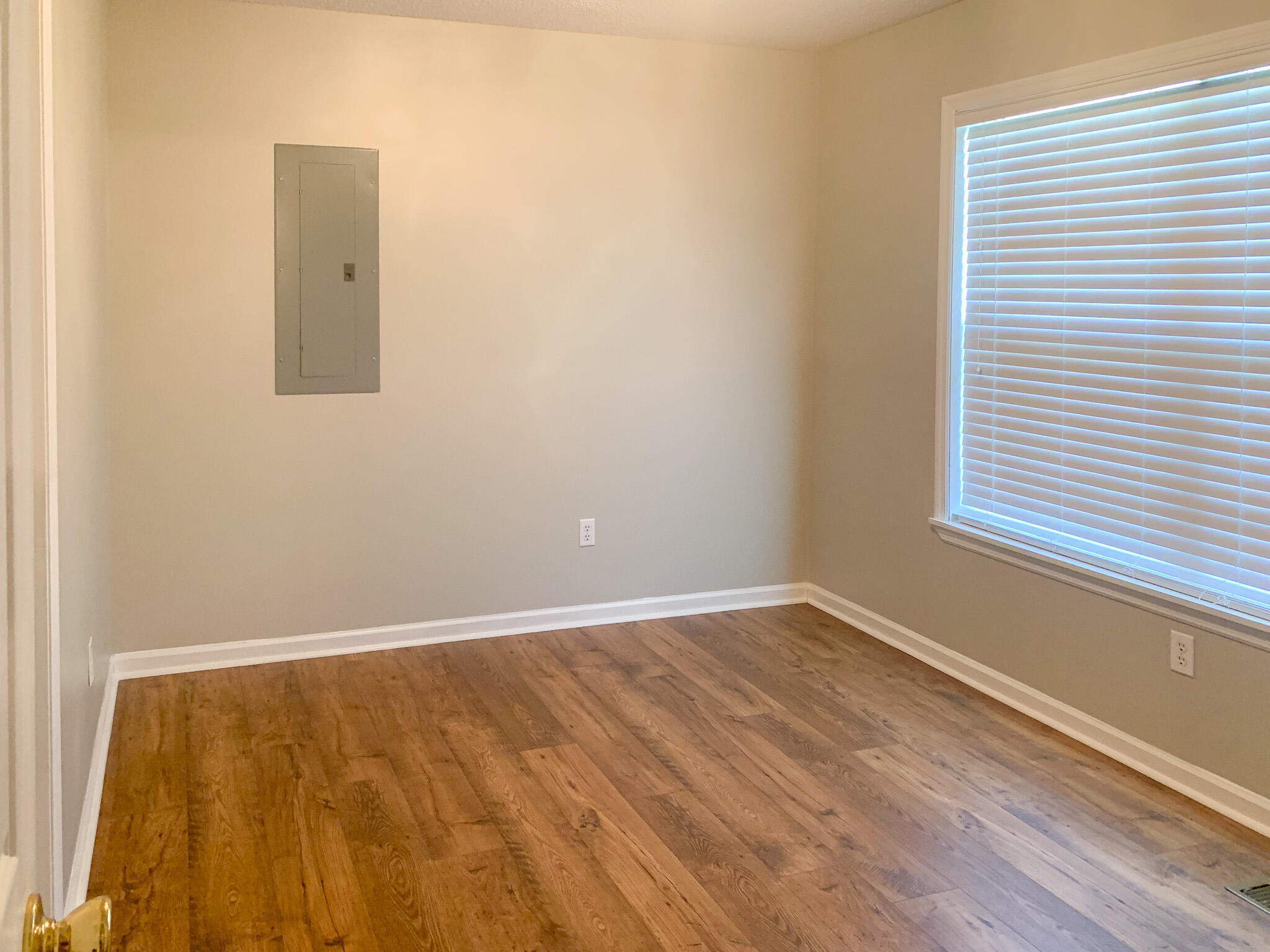 910 Industrial Boulevard Jasper, TN 37347 - Photo 9 of 13 IMG_2479