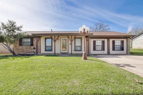 $235,000 | 512 Kemper Avenue, Crowley, TX 76036