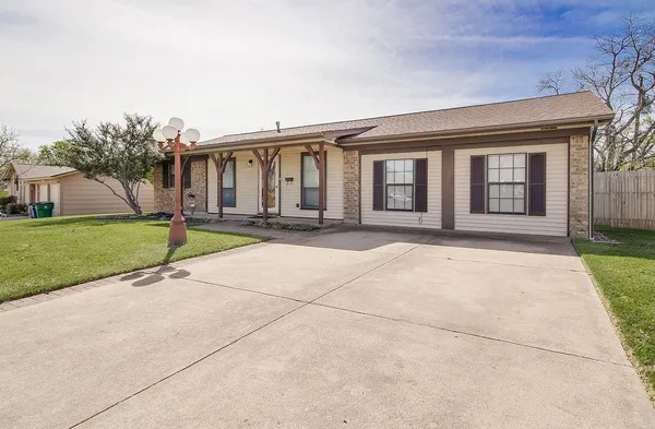 $235,000 | 512 Kemper Avenue, Crowley, TX 76036
