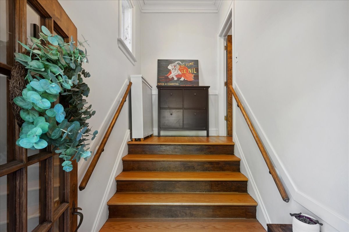 2137 Glenview Road Glenview, IL 60025 - Photo 3 of 25 Gallery Image 3