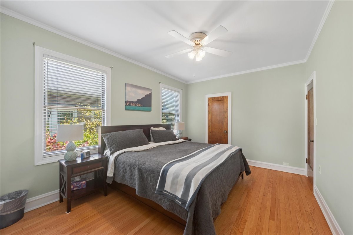 2137 Glenview Road Glenview, IL 60025 - Photo 9 of 25 Gallery Image 9