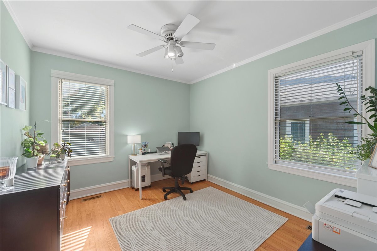 2137 Glenview Road Glenview, IL 60025 - Photo 10 of 25 Gallery Image 10