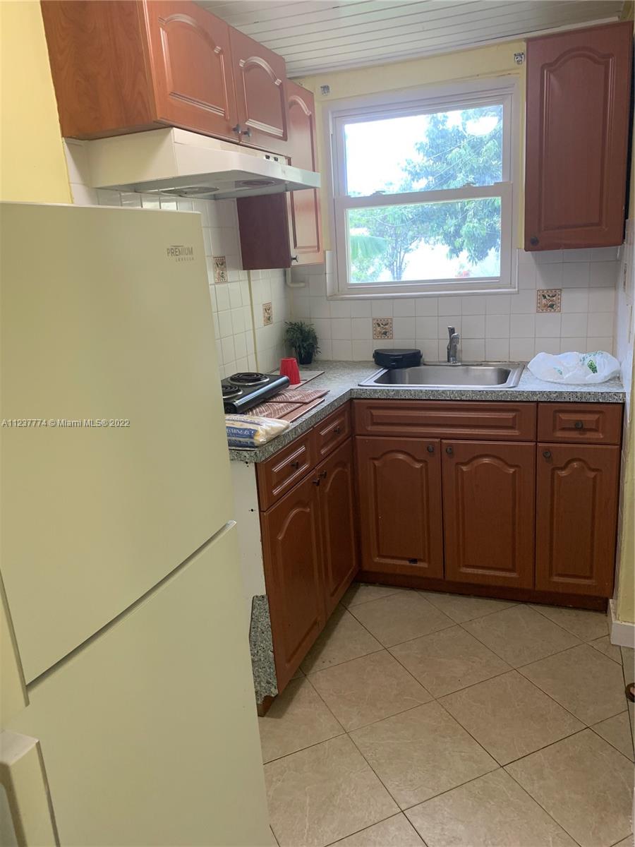 3130 Northwest 98th Street Miami, FL 33147 - Photo 13 of 23