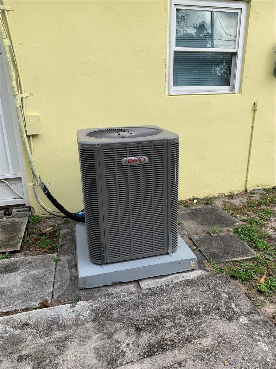 3130 Northwest 98th Street Miami, FL 33147 - Photo 17 of 23