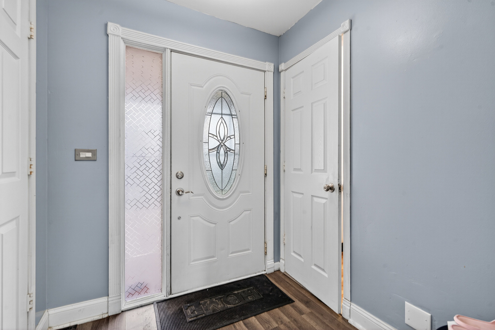 535 Jordan Way Bolingbrook, IL 60440 - Photo 4 of 35 a view of entrance