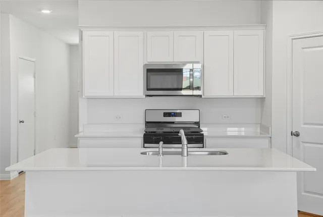 $2,150 | 18107 Purple Top Lane, Manor, TX 78653