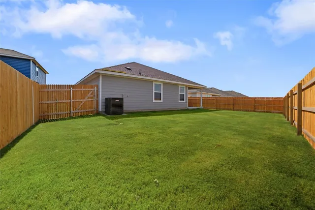 $2,150 | 18107 Purple Top Lane, Manor, TX 78653