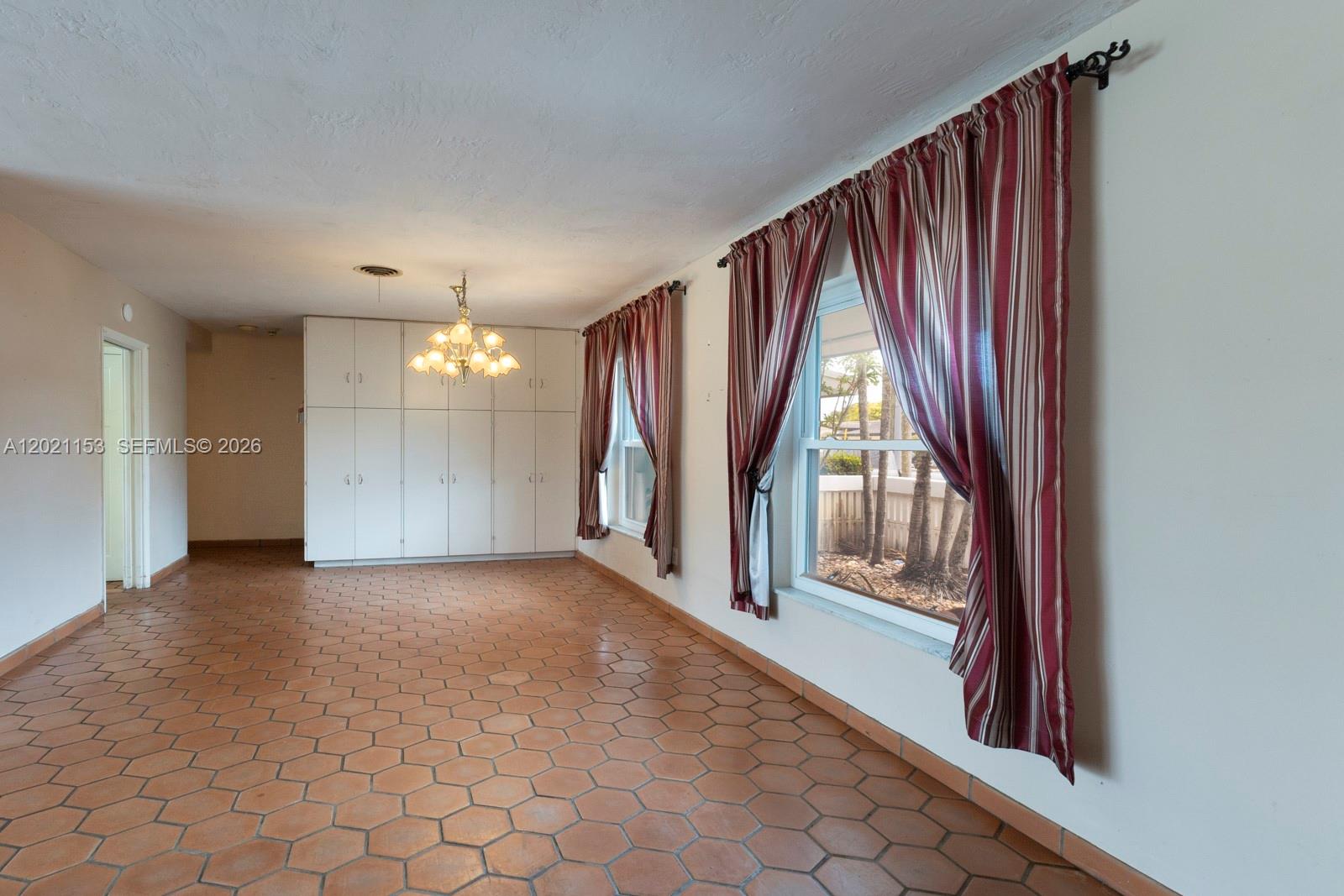 8791 Southwest 85th Street Miami, FL 33173 - Photo 7 of 33