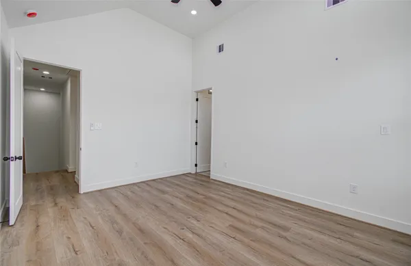 $2,000 | 4605 Edison Street, Unit B, Houston, TX 77009