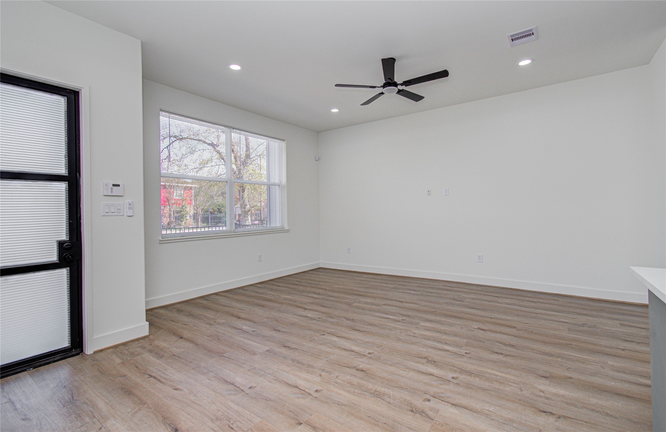 4605 Edison Street, Unit B Houston, TX 77009 - Photo 5 of 23