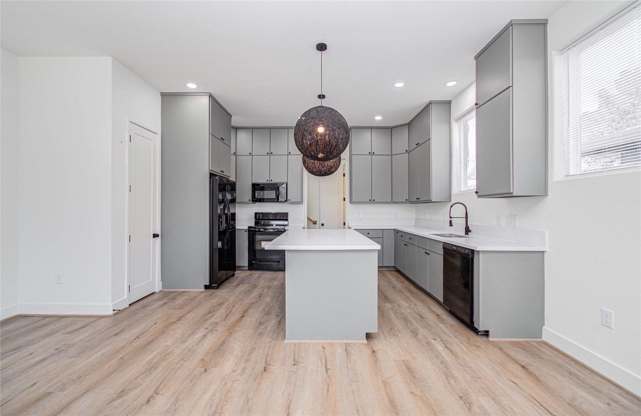 4605 Edison Street, Unit B Houston, TX 77009 - Photo 6 of 23