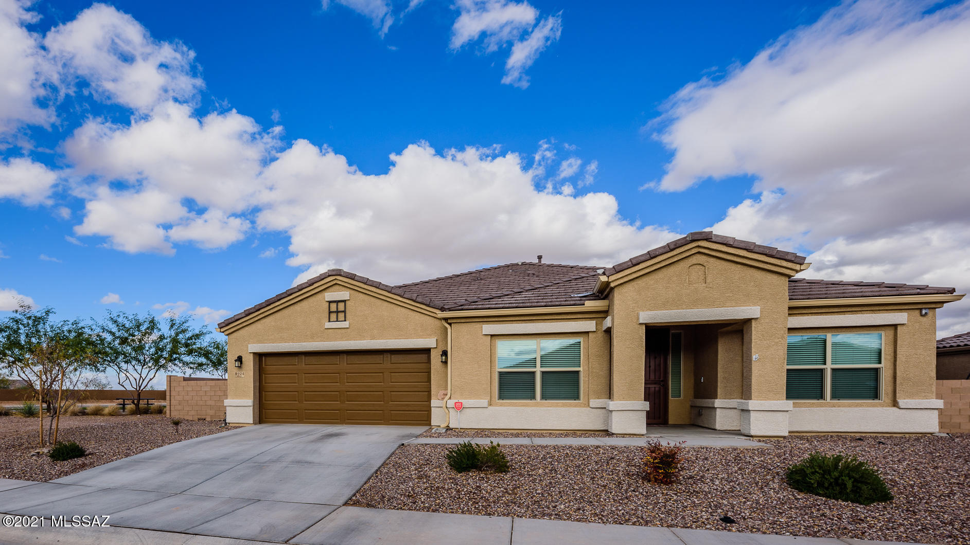 8924 West Curzon Road Marana, AZ 85653 - Photo 1 of 33
