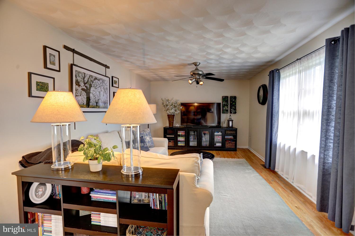 433 Edinburgh Road Middletown, PA 17057 - Photo 4 of 46 Gallery Image 4