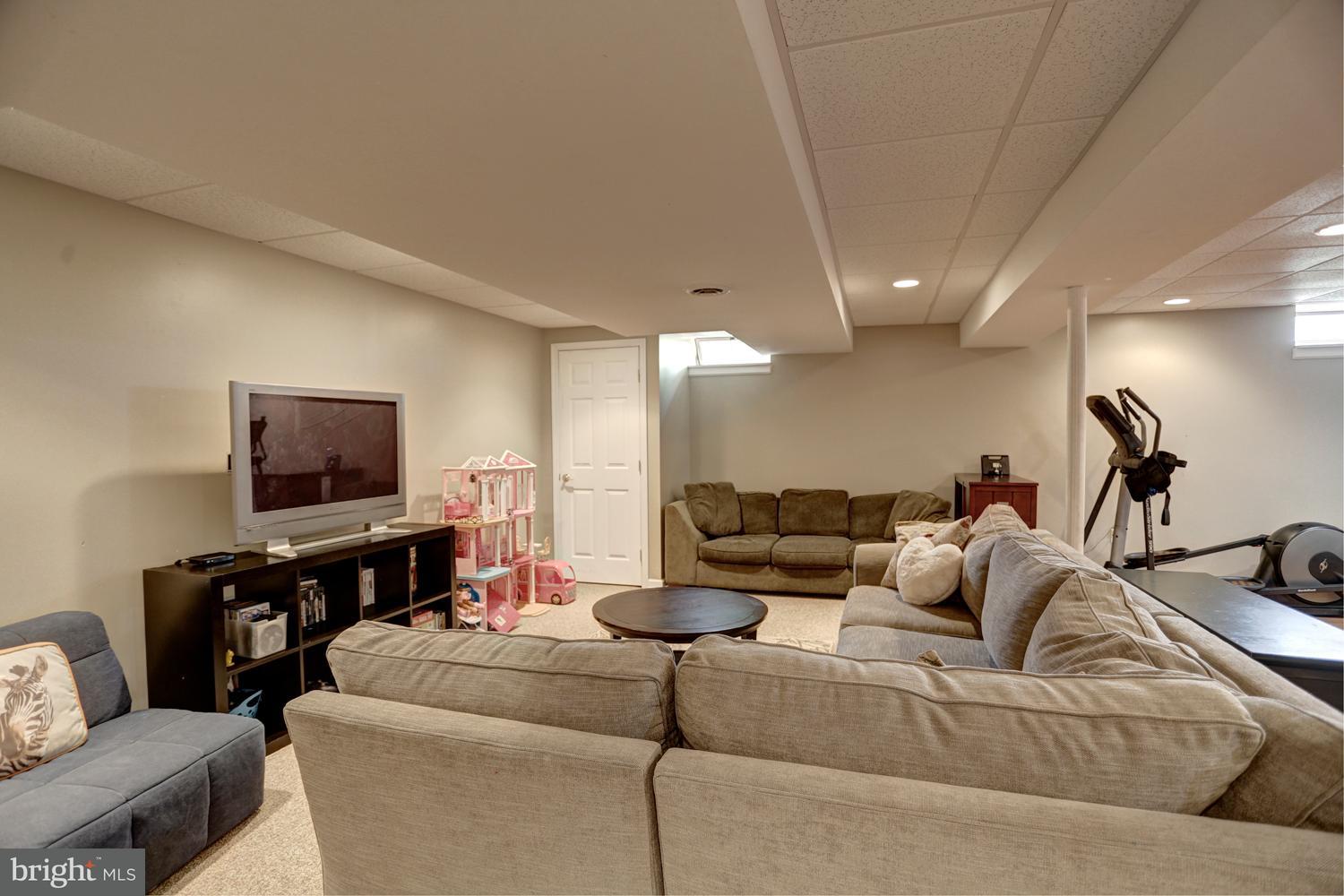433 Edinburgh Road Middletown, PA 17057 - Photo 38 of 46 Gallery Image 38