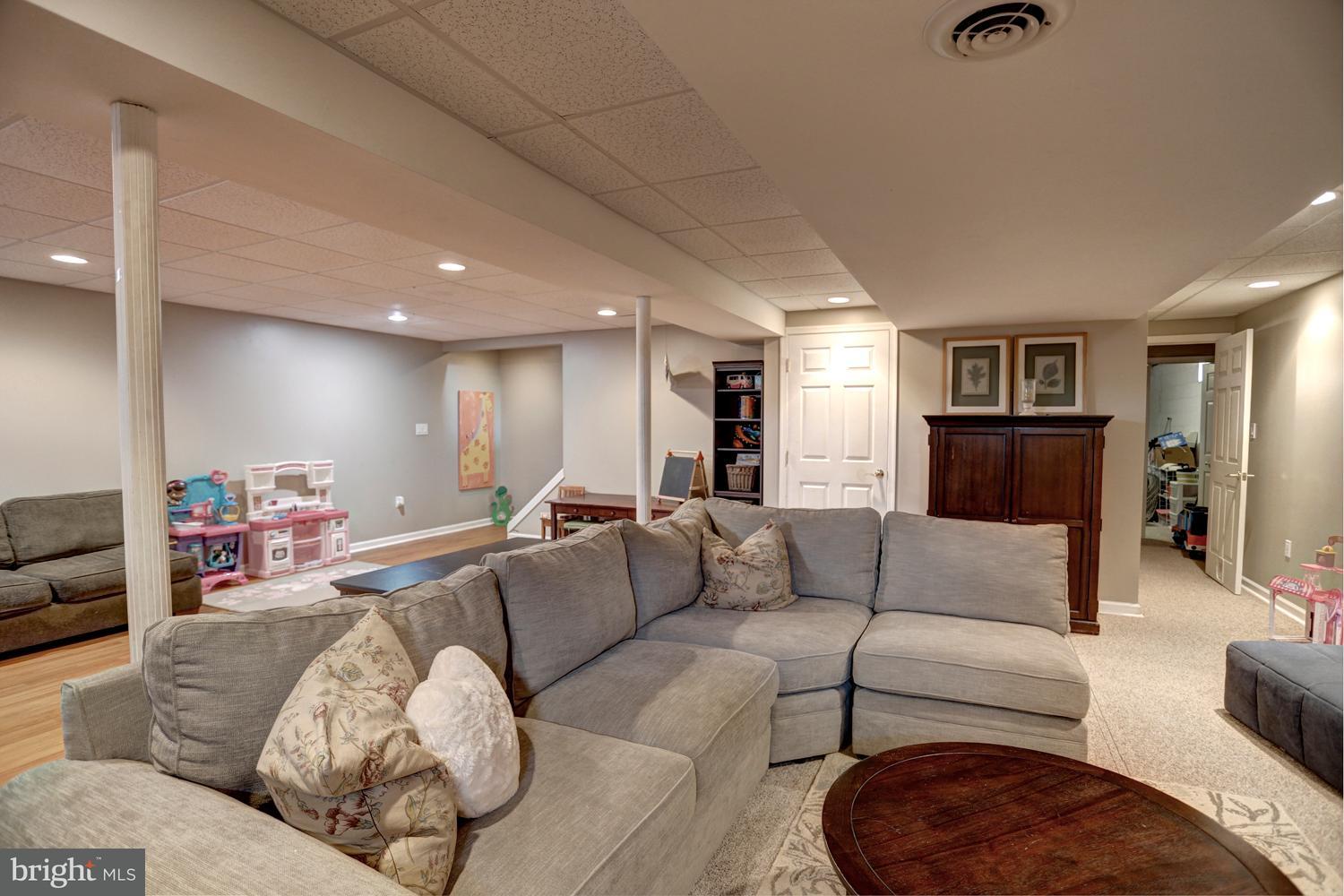 433 Edinburgh Road Middletown, PA 17057 - Photo 40 of 46 Gallery Image 40