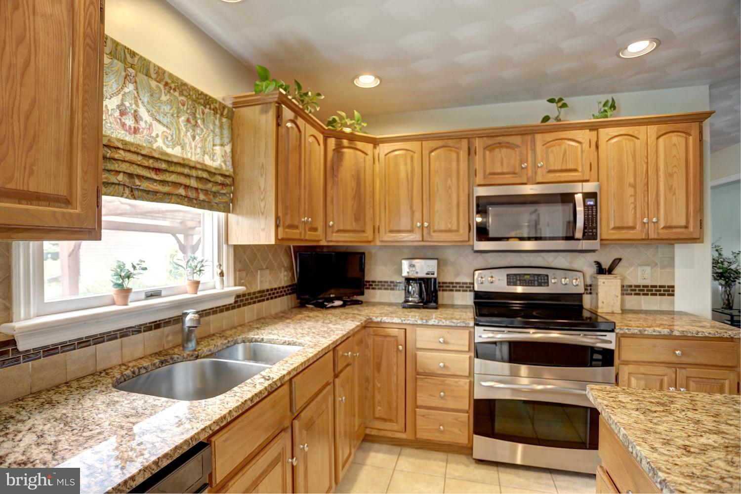 433 Edinburgh Road Middletown, PA 17057 - Photo 8 of 46 Gallery Image 8