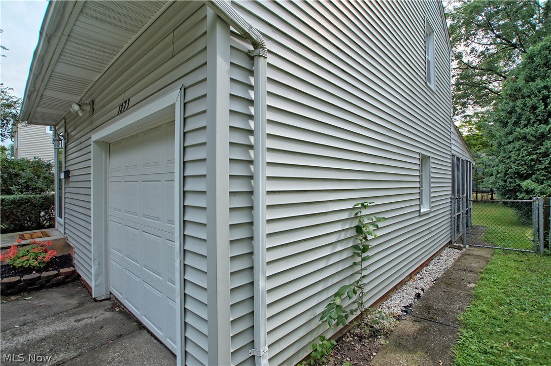 1273 Ford Road Lyndhurst, OH 44124 - Photo 25 of 32 One car garage.