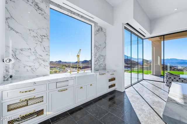 $3,749,000 | 2040 Circula De Hacienda, Lake Havasu City, AZ 86406