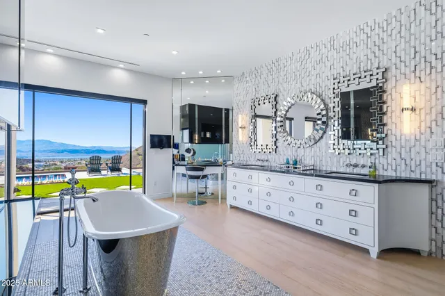 $3,749,000 | 2040 Circula De Hacienda, Lake Havasu City, AZ 86406