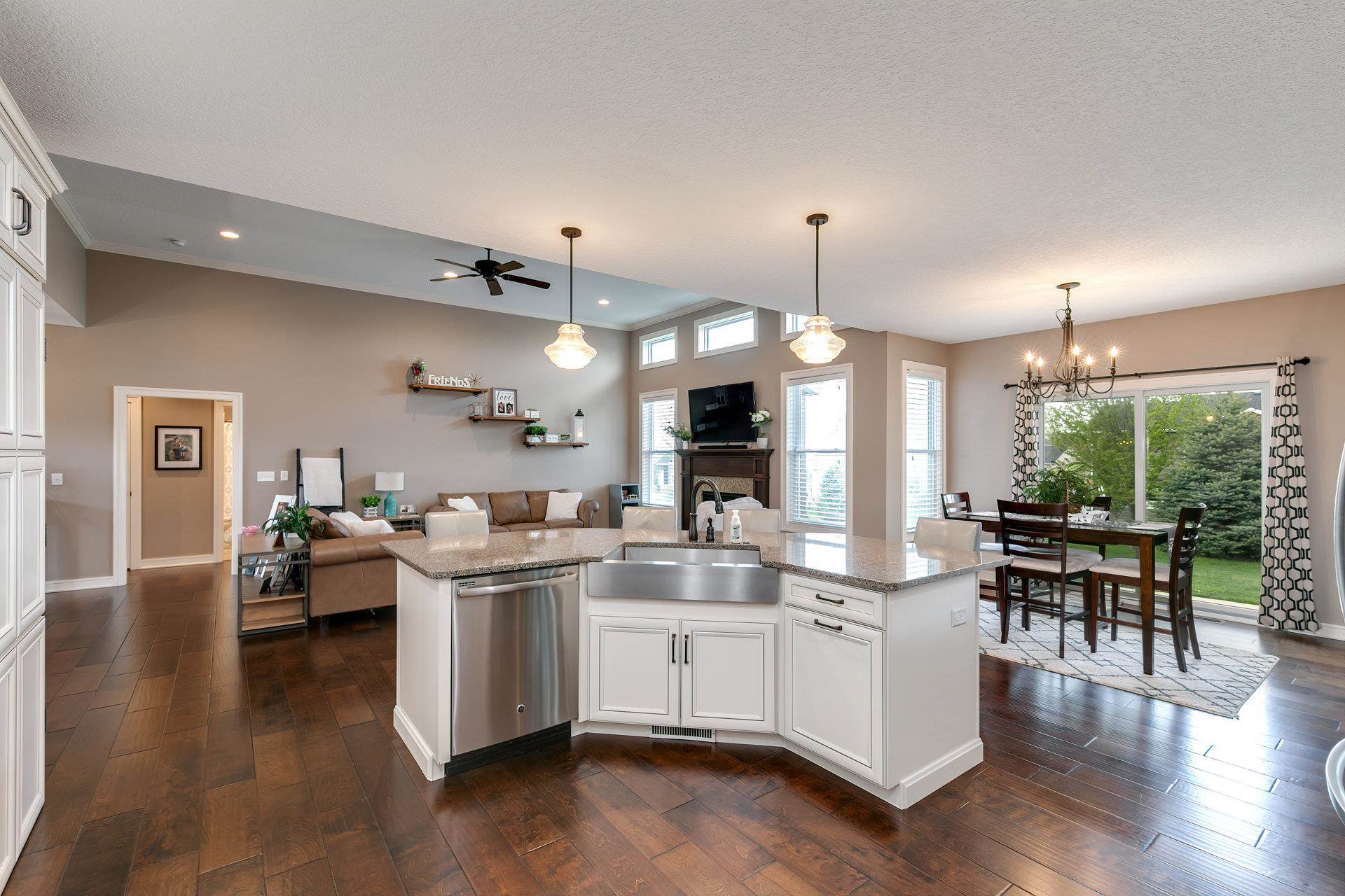 5838 Emily Road Bettendorf, IA 52722 - Photo 9 of 30 Gallery Image 9