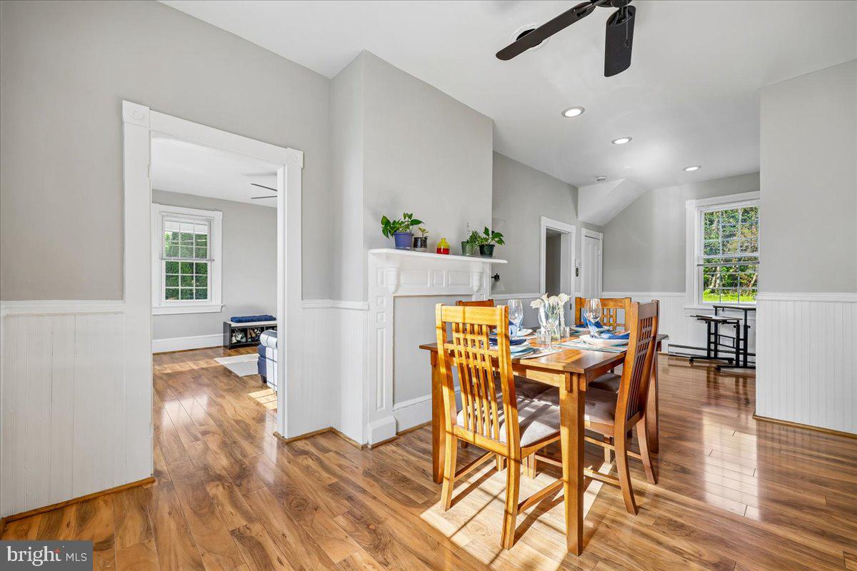 22165 Big Woods Road Dickerson, MD 20842 - Photo 3 of 28 Dining Room