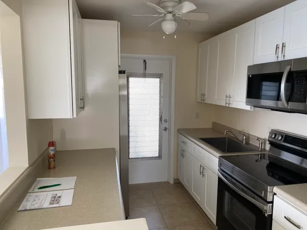 $1,500 | 200 Main Boulevard, Boynton Beach, FL 33435