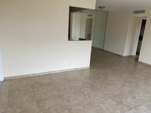 $1,500 | 200 Main Boulevard, Boynton Beach, FL 33435