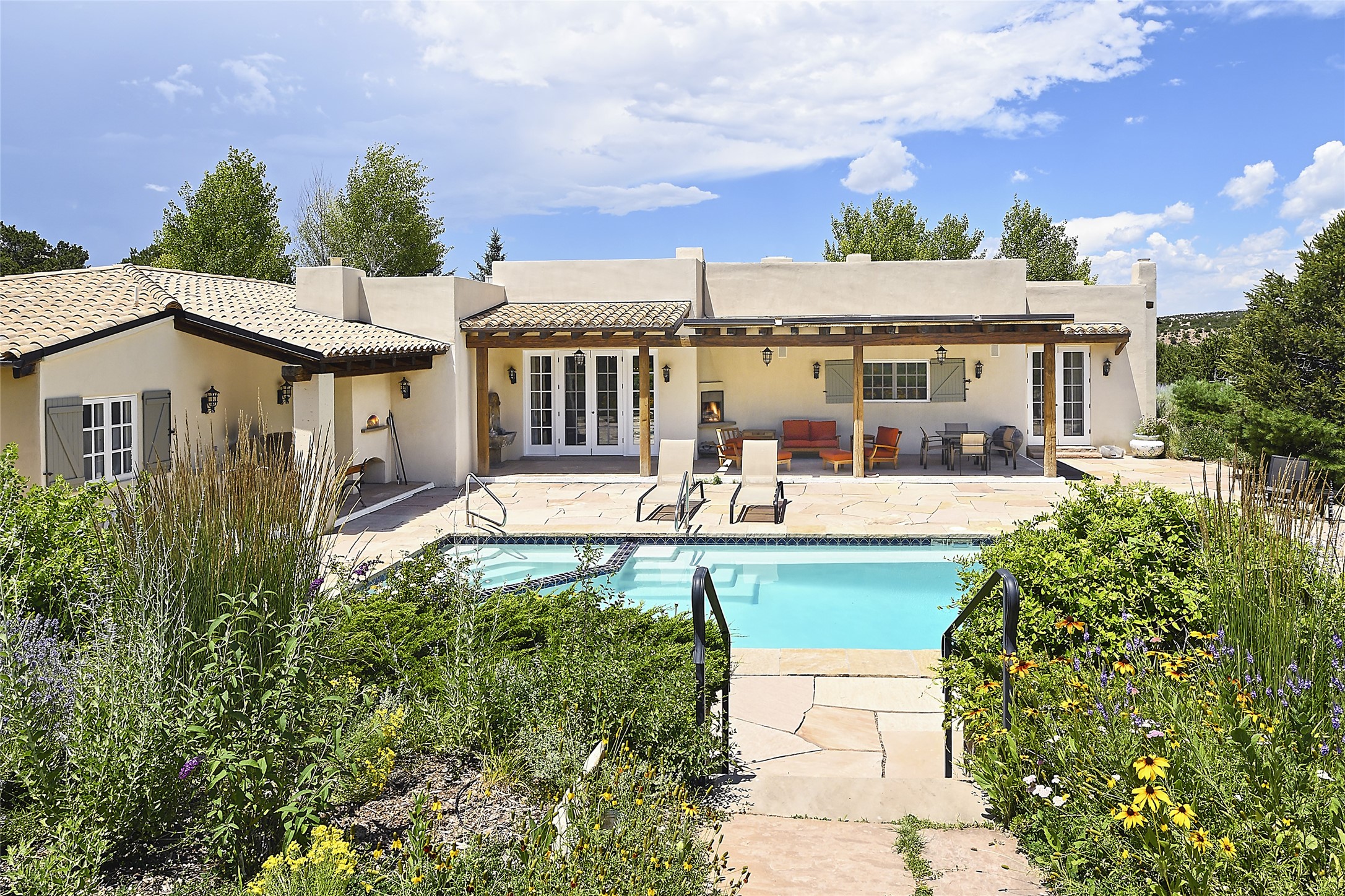37 Rancho Escondido Santa Fe, NM 87506 - Photo 3 of 36