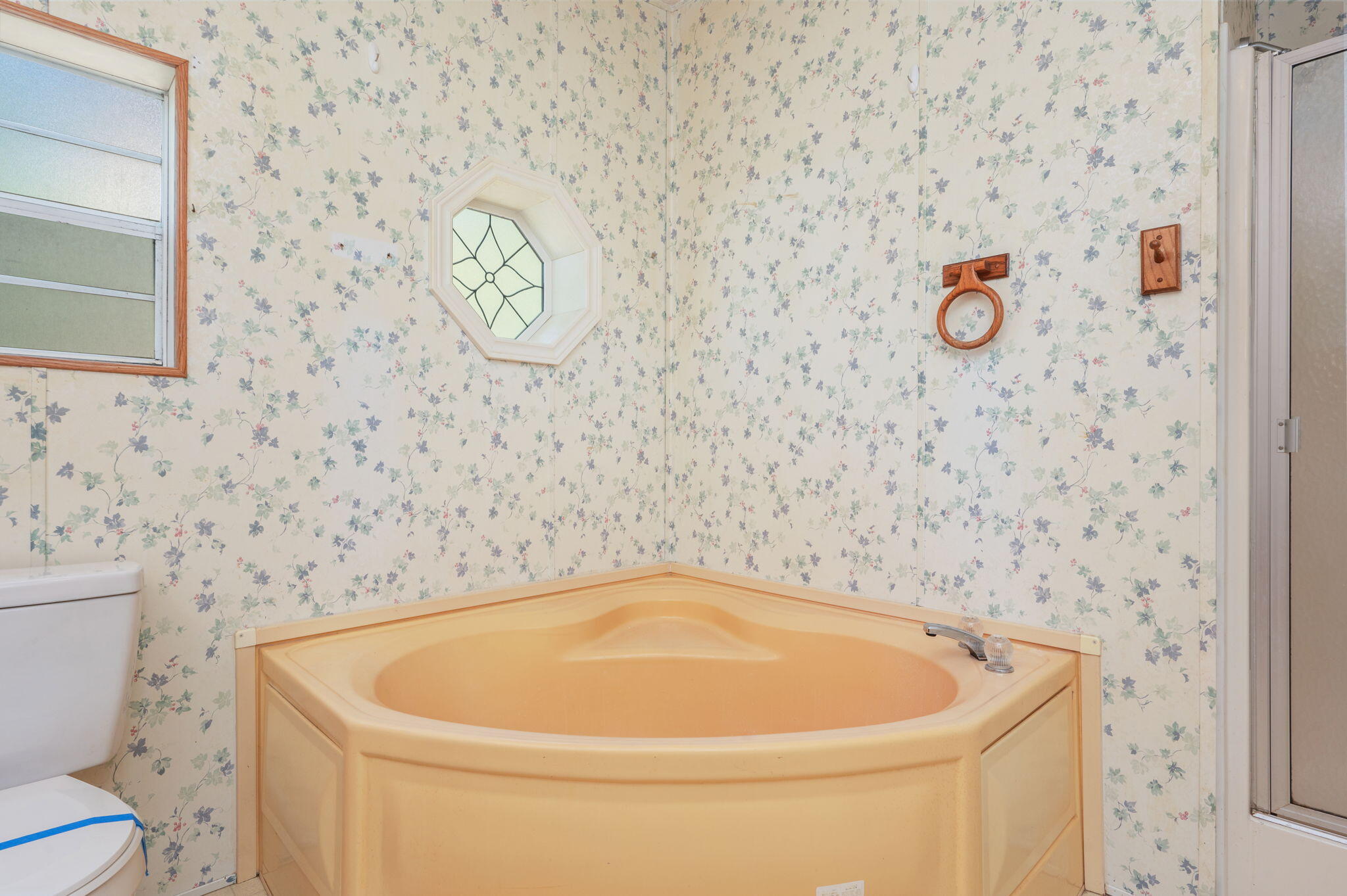 189 Benjamin Street Crestview, FL 32536 - Photo 24 of 40 a bathroom with a sink and a toilet