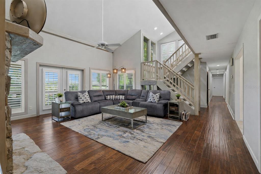 708 Warren Road Lutz, FL 33548 - Photo 22 of 65