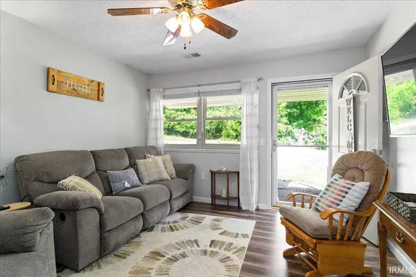 $189,900 | 9125 Ford Lane, Mount Vernon, IN 47620