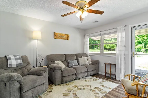 $189,900 | 9125 Ford Lane, Mount Vernon, IN 47620