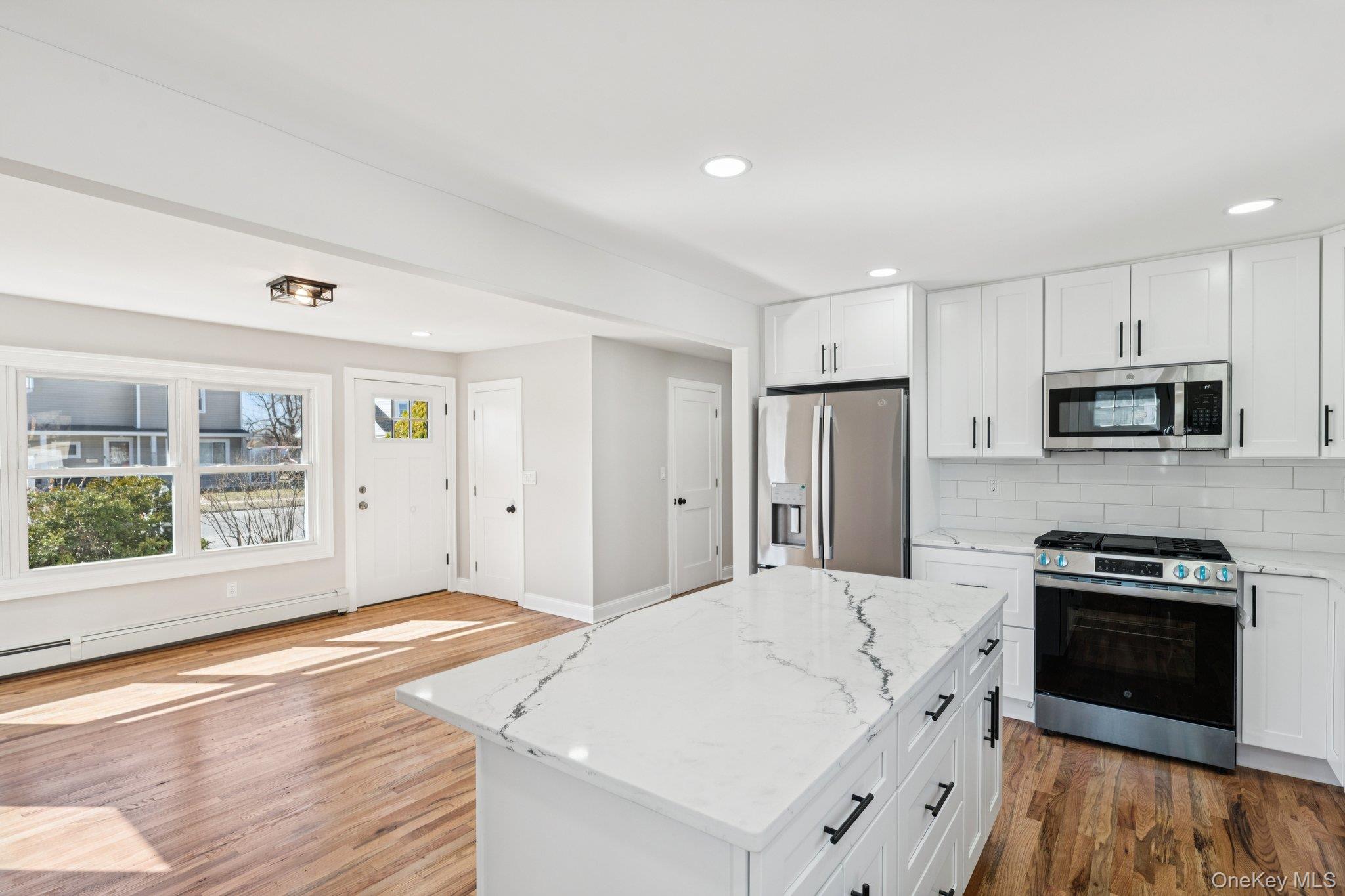 38 East Somerset Road Amityville, NY 11701 - Photo 14 of 33