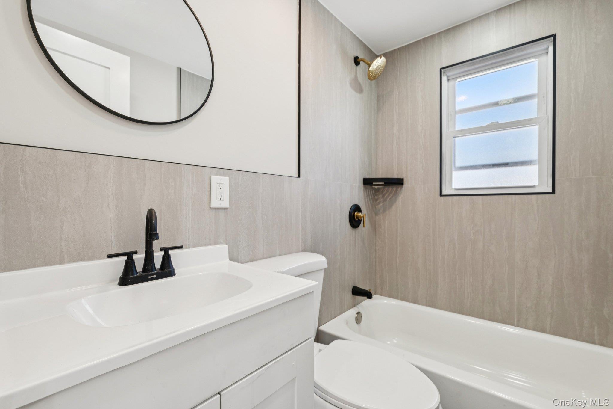 38 East Somerset Road Amityville, NY 11701 - Photo 24 of 33
