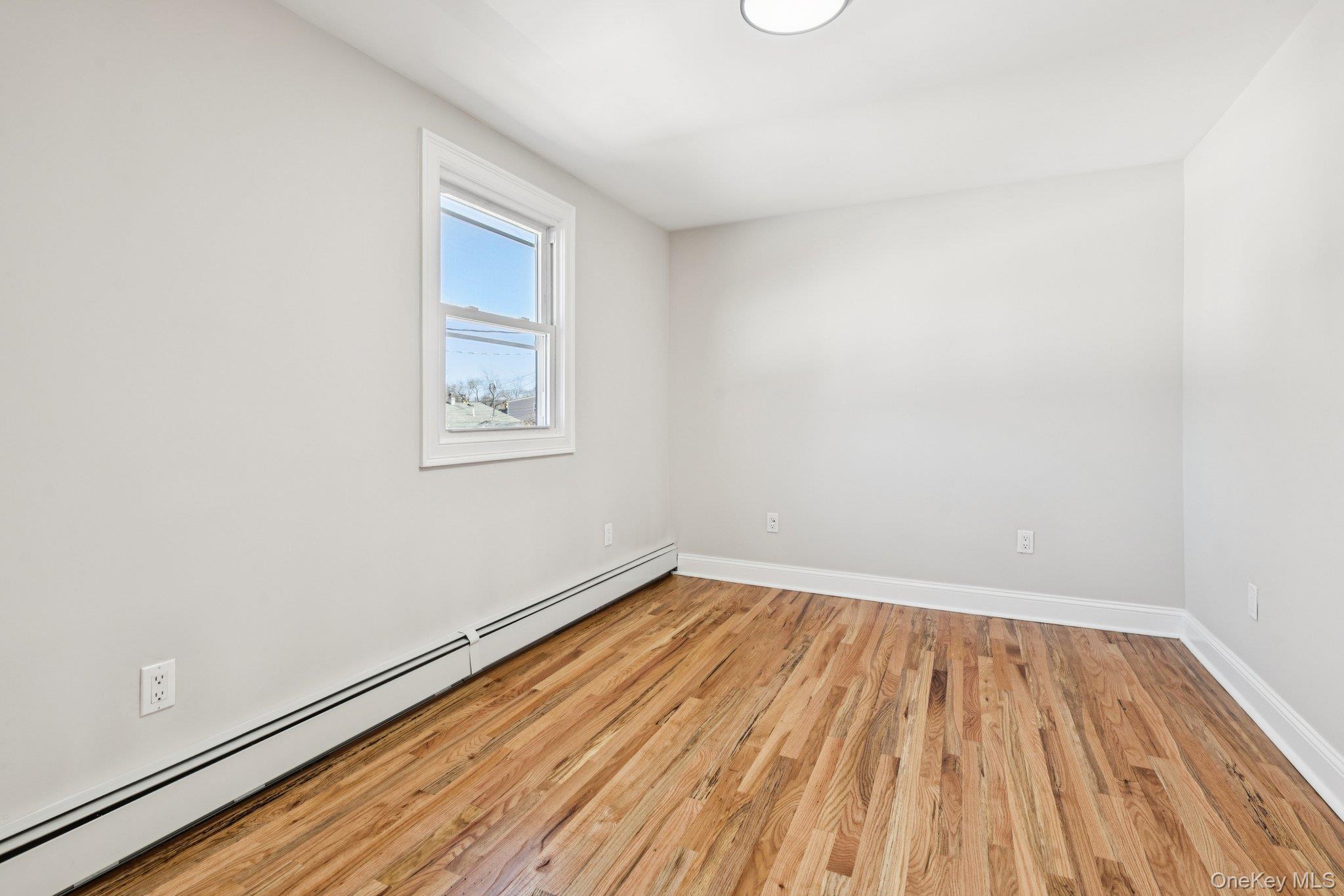 38 East Somerset Road Amityville, NY 11701 - Photo 25 of 33