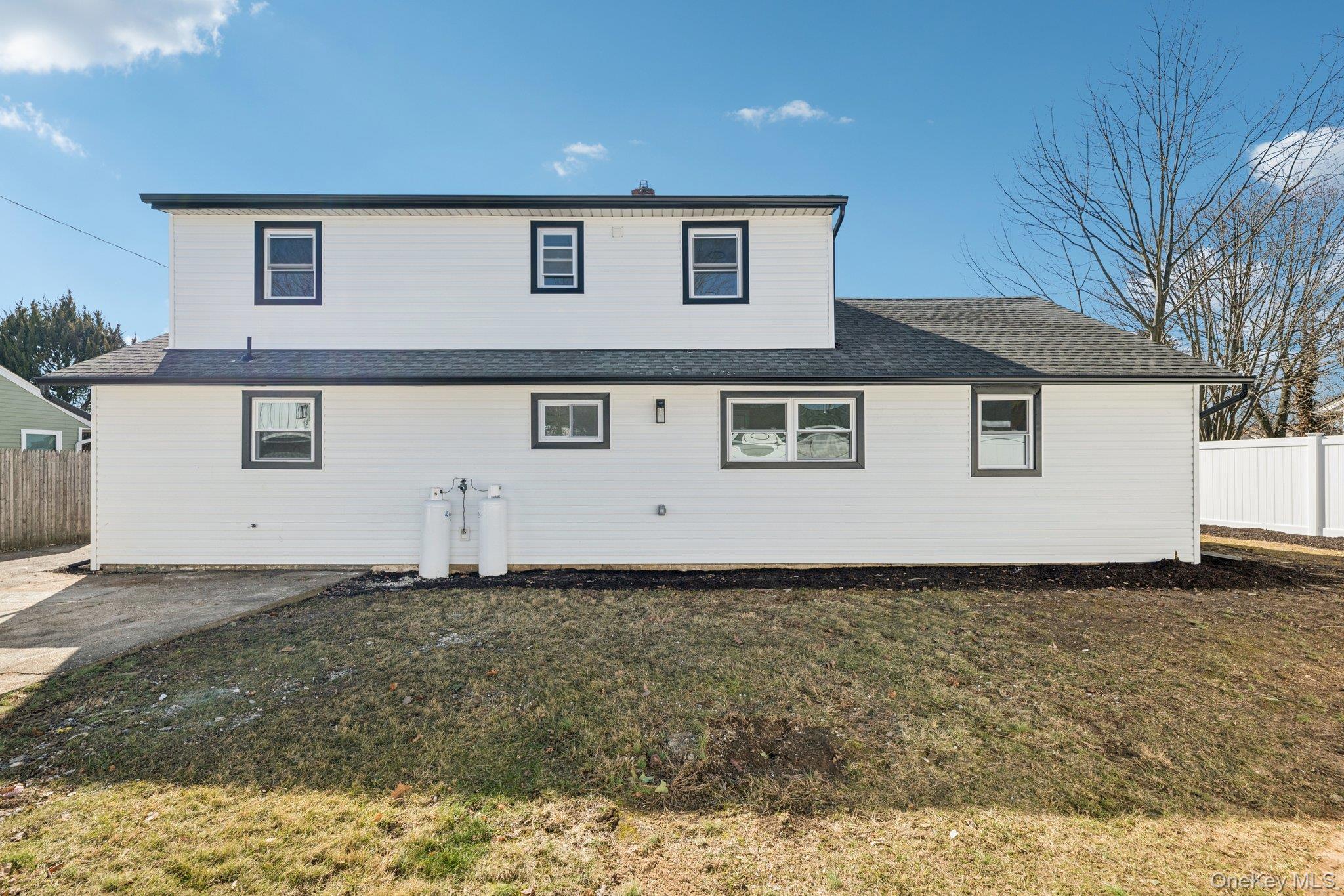 38 East Somerset Road Amityville, NY 11701 - Photo 30 of 33