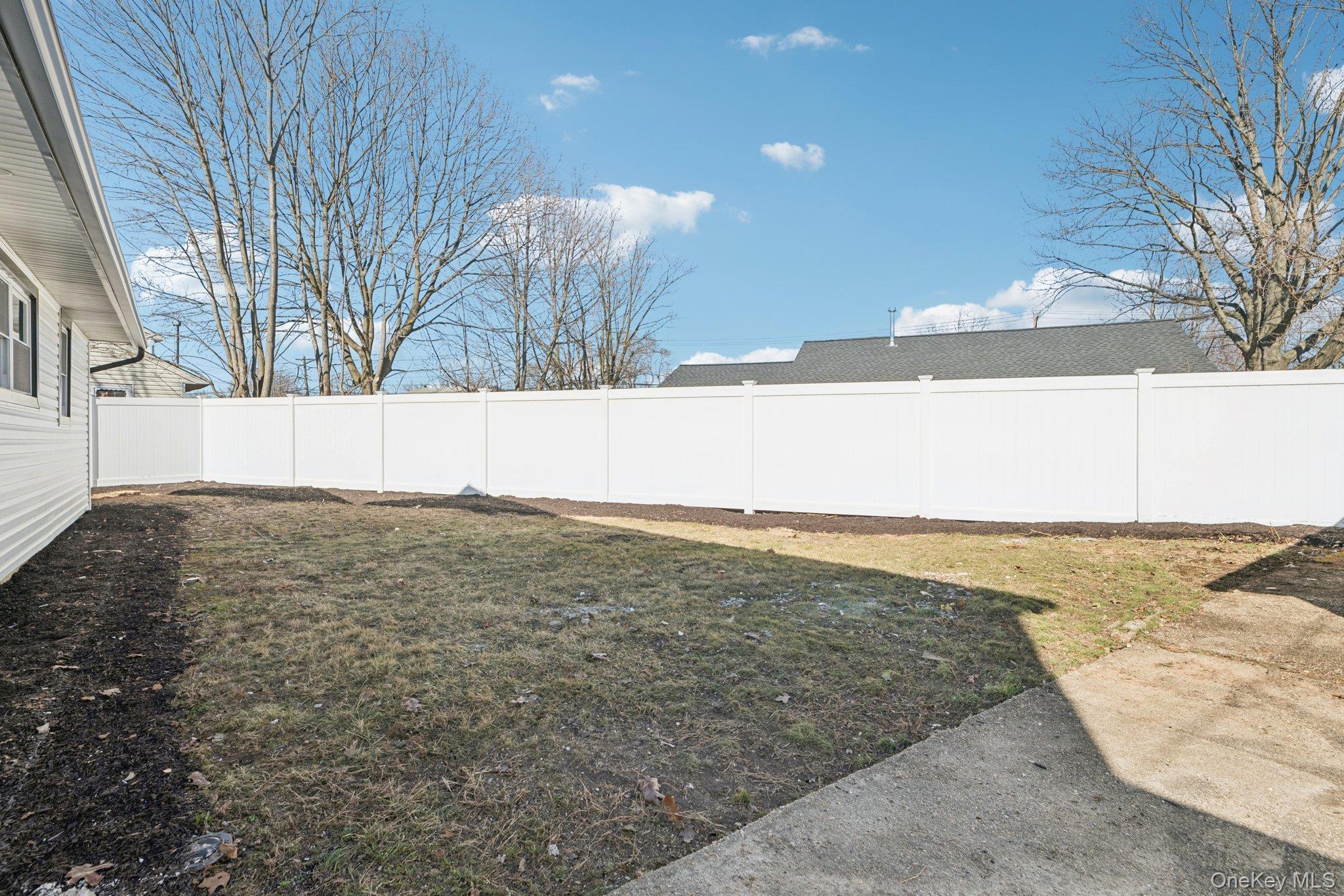 38 East Somerset Road Amityville, NY 11701 - Photo 32 of 33