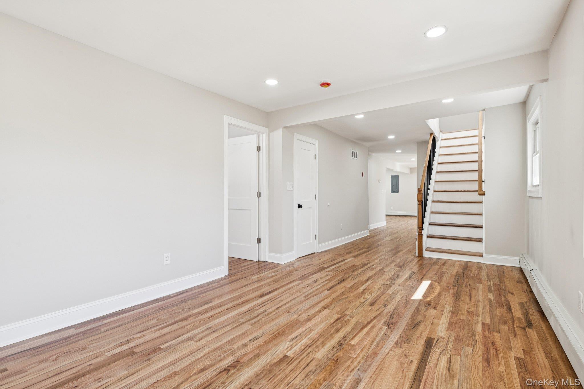 38 East Somerset Road Amityville, NY 11701 - Photo 6 of 33