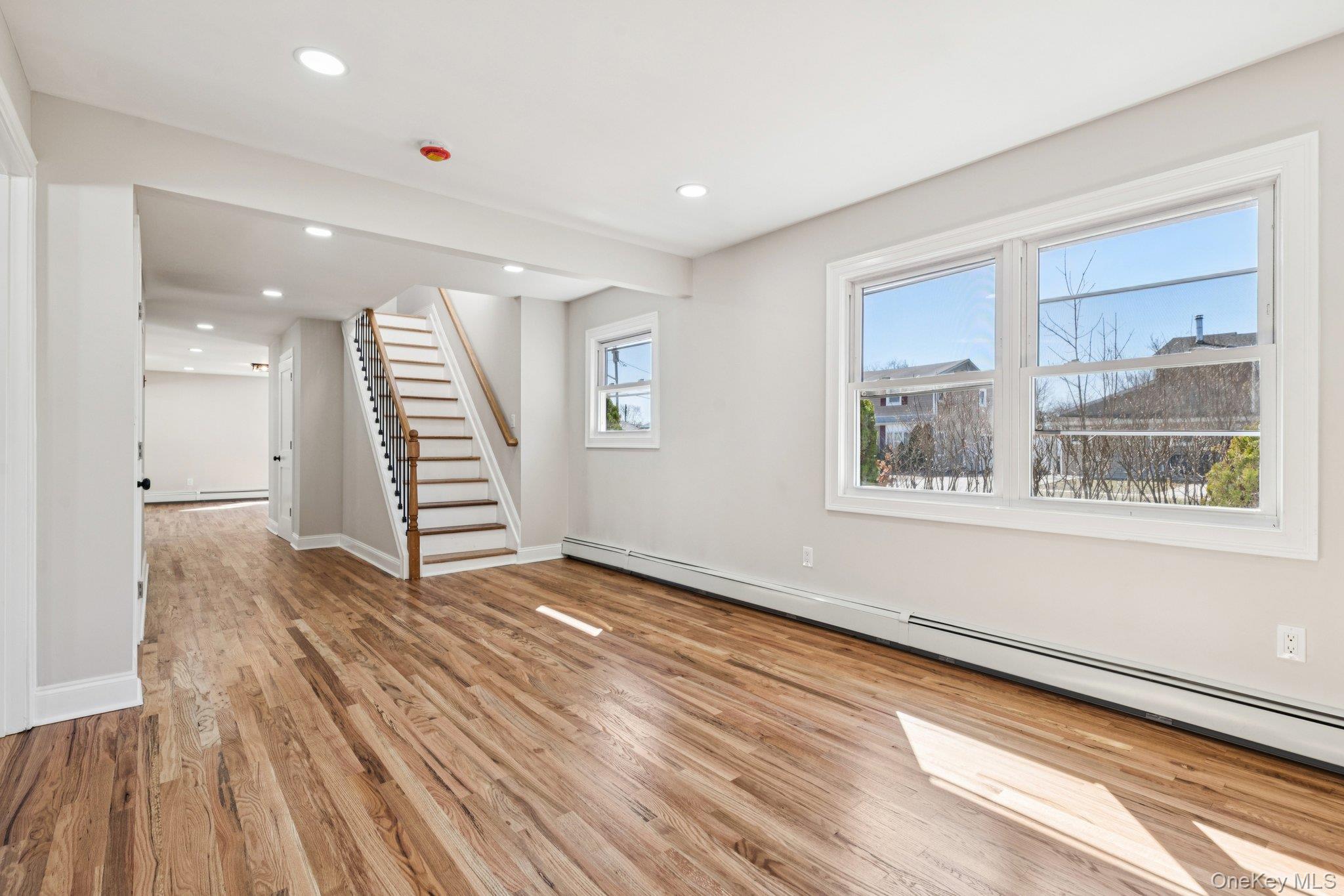 38 East Somerset Road Amityville, NY 11701 - Photo 7 of 33
