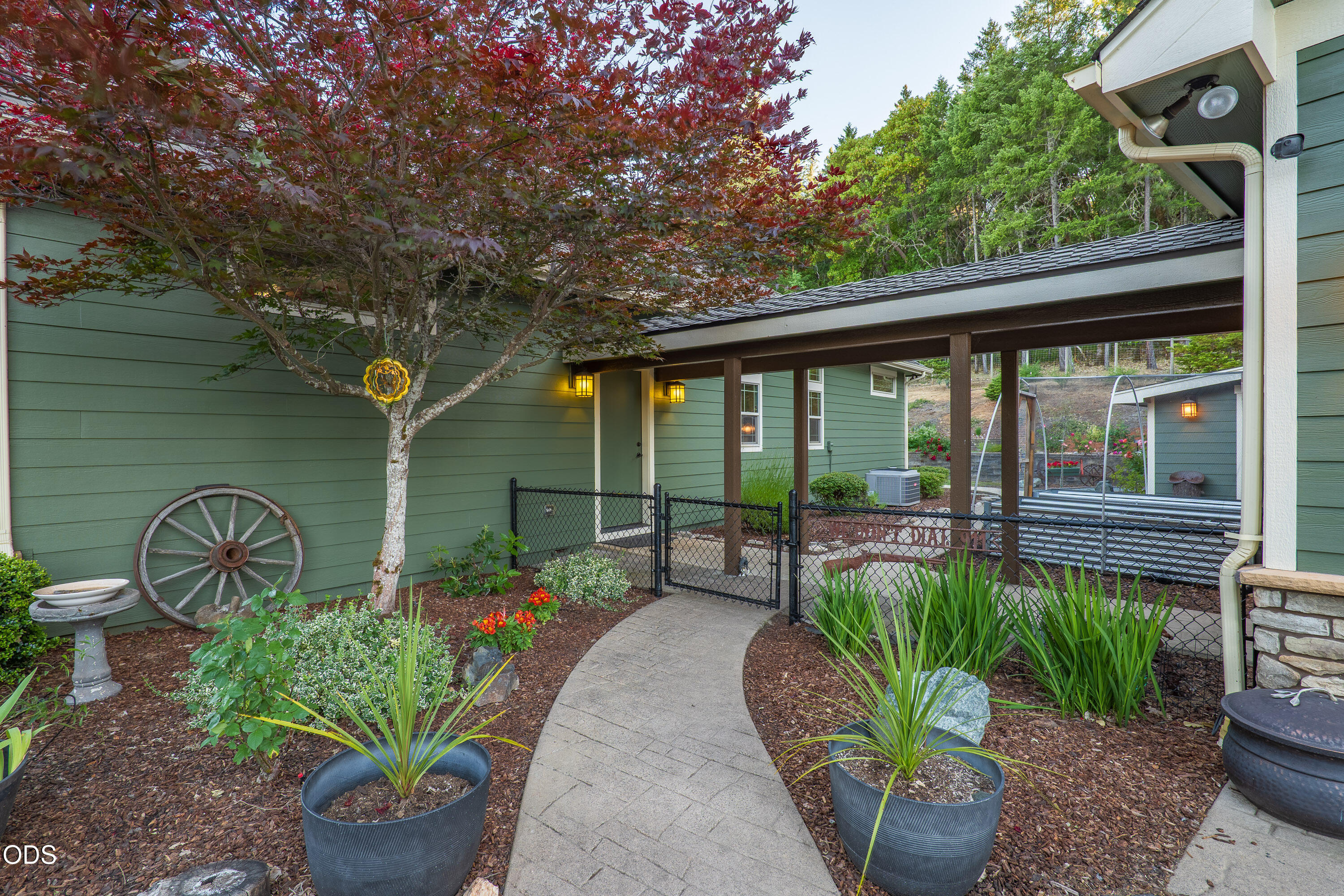 1321 Falcon Crest Lane Merlin, OR 97532 - Photo 43 of 57