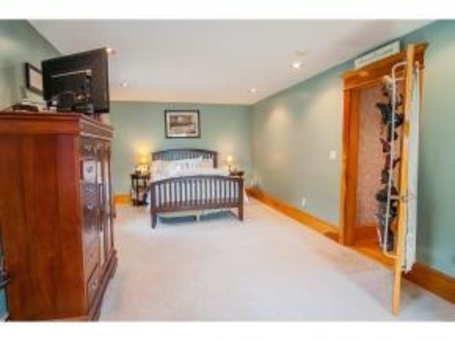 14 Pelham Road Hudson, NH 03051 - Photo 12 of 18