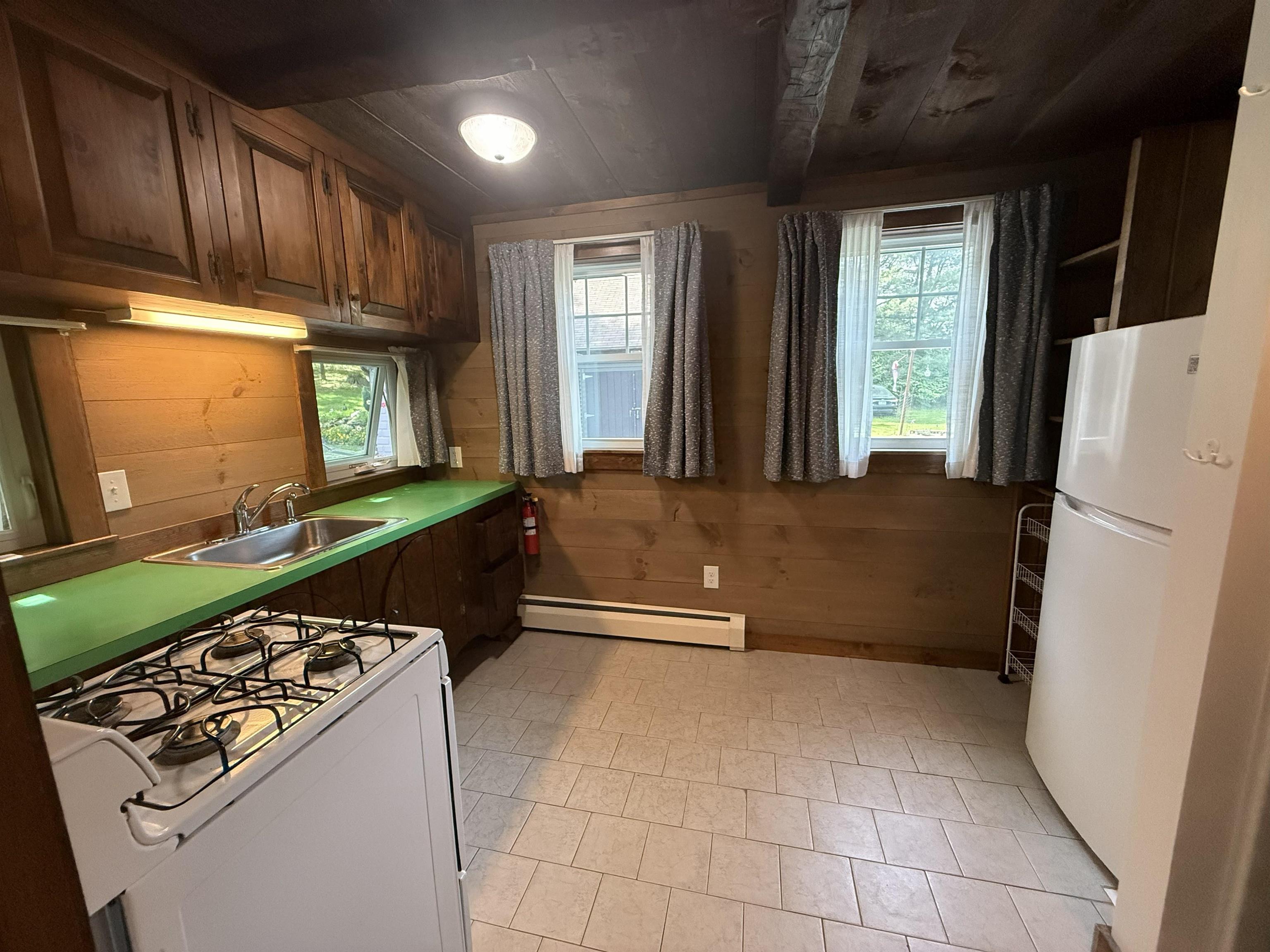 195 Rockingham Road, Unit 1 REAR Derry, NH 03038 - Photo 7 of 22