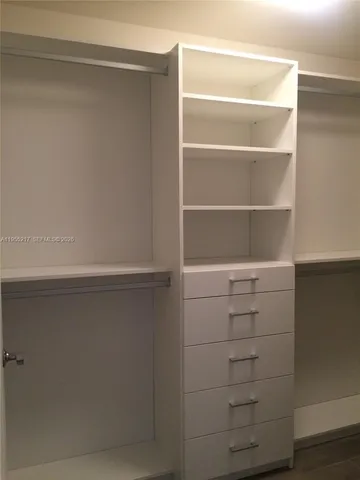 $5,500 | 999 Southwest 1st Avenue, Unit 3117, Miami, FL 33130